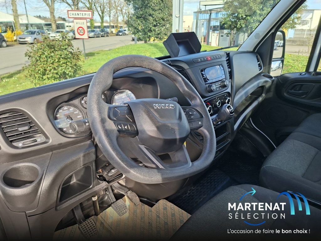IVECO Daily 35C16 - Plateau 4 mètres (1)